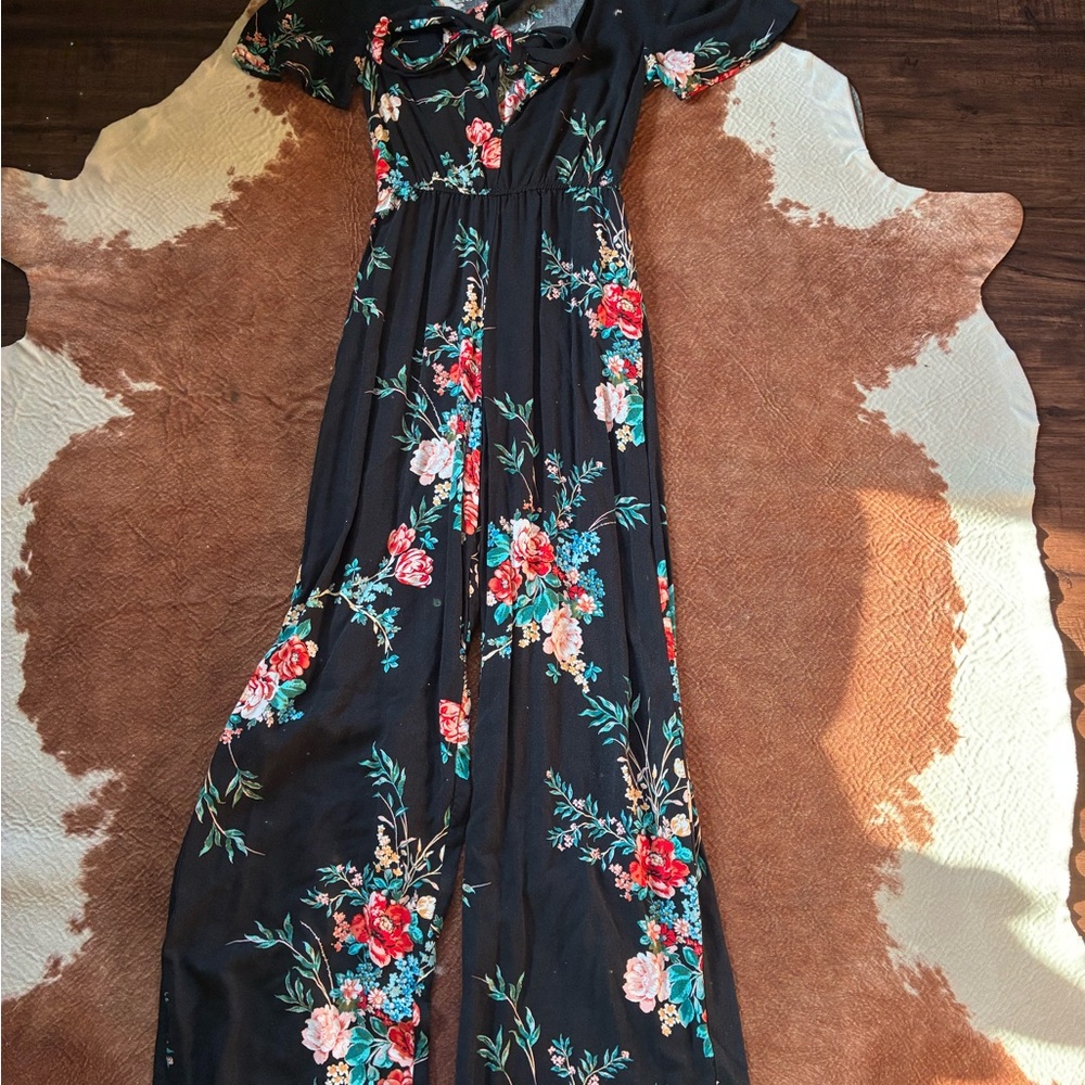 Band Of Gypsies jumpsuit 
size XS
100% Viscoe